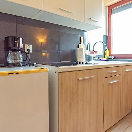 1 Bedroom Gorgeous In * רוגוזניצה