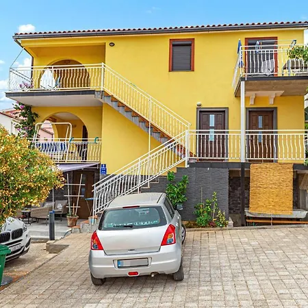 1 Bedroom Gorgeous In * רוגוזניצה